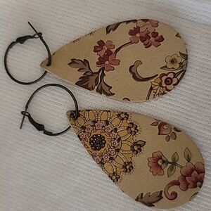 Lightweight earrings